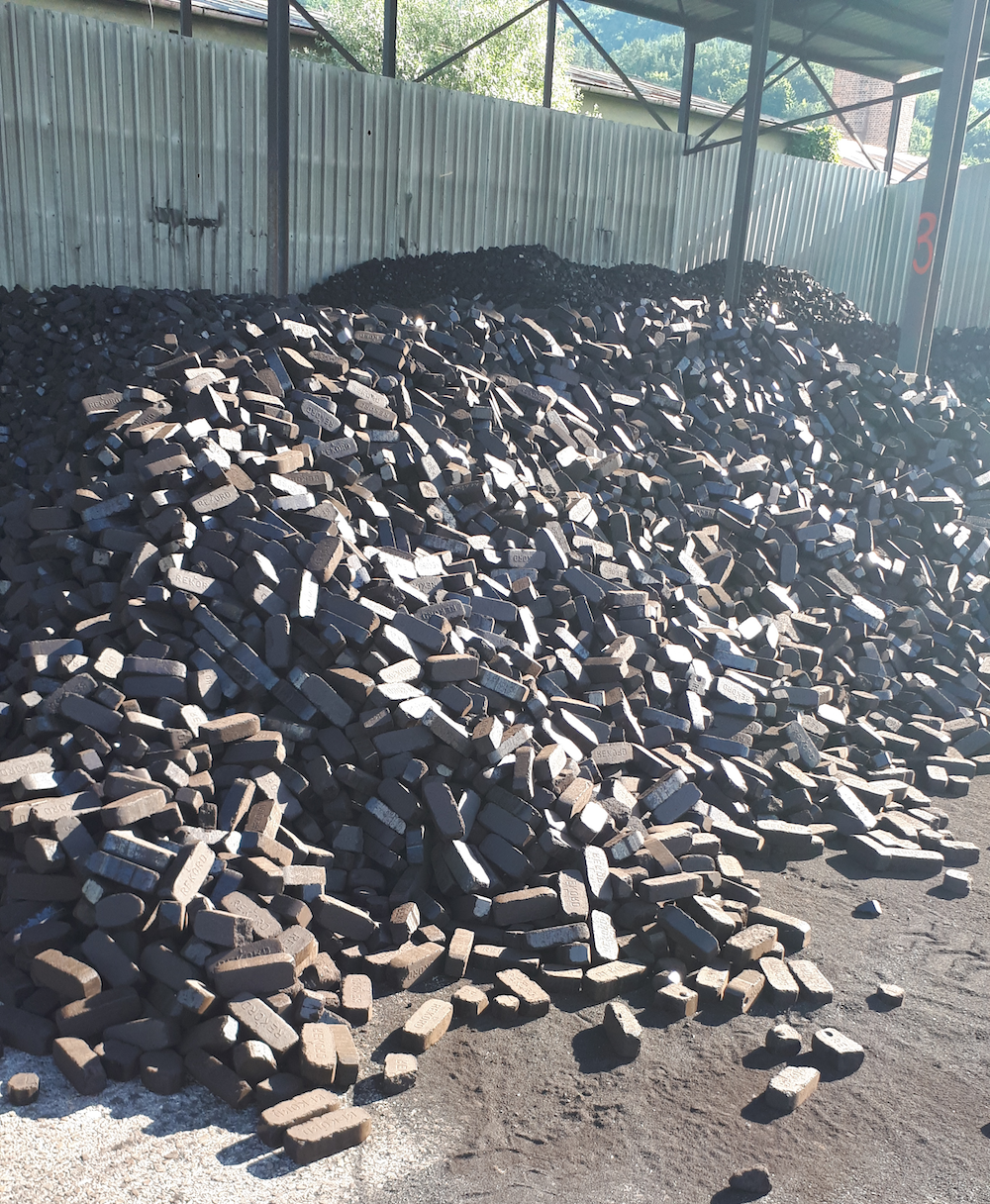 pevne_paliva_drevo_pelety_predaj_brikiet_drevne_brikety_uholne_brikety_brikety_rekord
